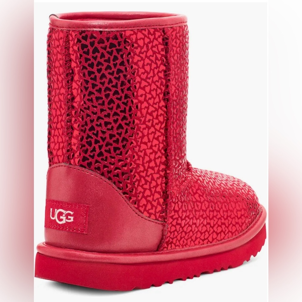 NWOB Toddler UGG Classic II Gel Red Heart Boot - Picture 4 of 10